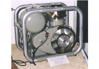 Elektrocentrála se Stirlingovým motorem výráběna společností Philips (1950).